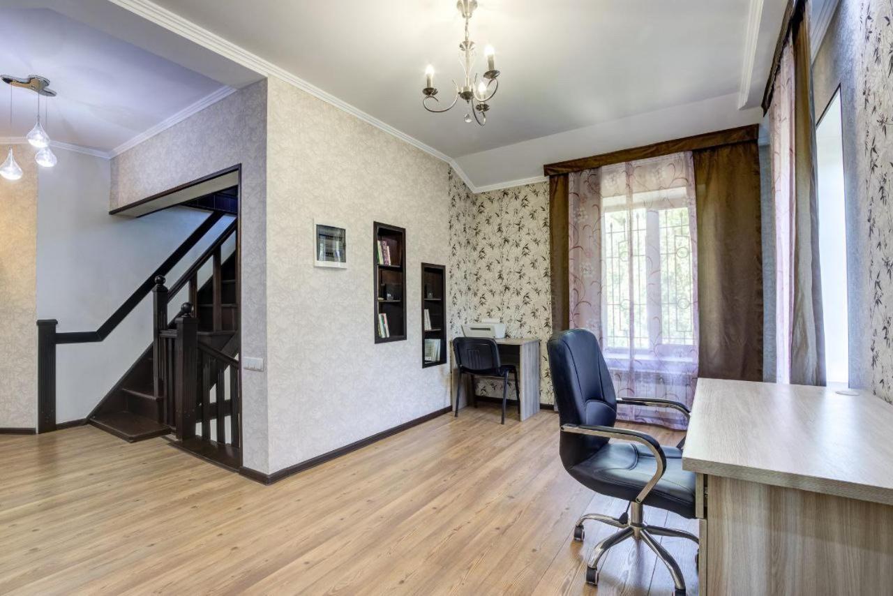 Opera Bed&Breakfast 비슈케크 외부 사진